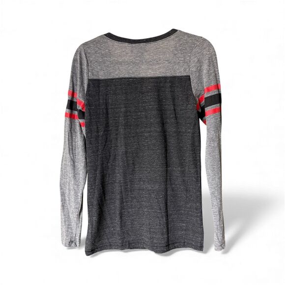 University of Cincinnati Long Sleeved V-neck T-shirt Women’s Size Medium NWT - Picture 2 of 4